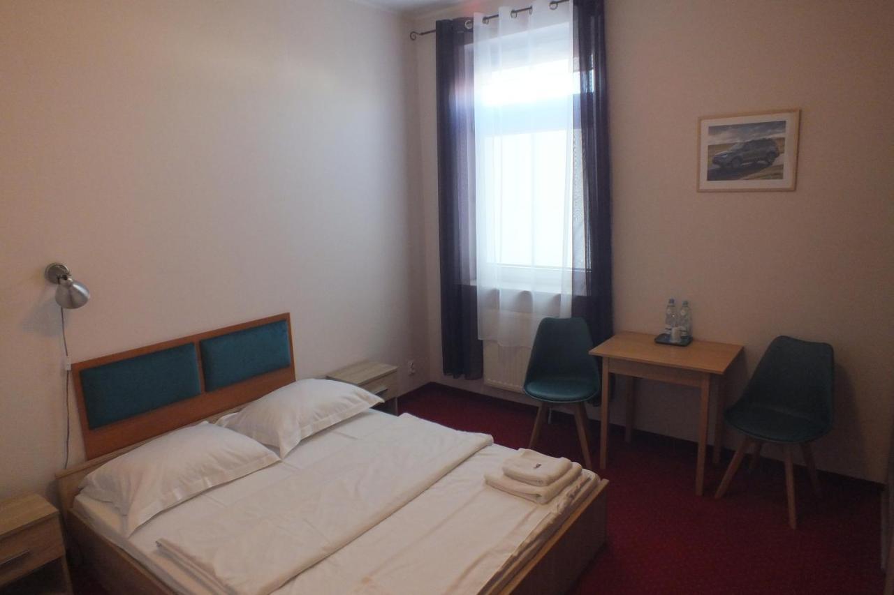Motel Subaru Варшава Экстерьер фото