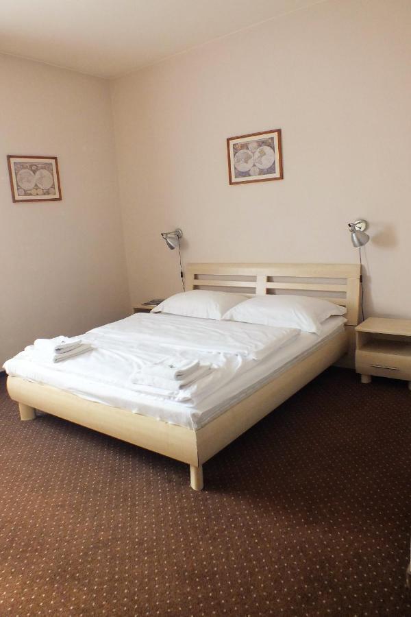 Motel Subaru Варшава Экстерьер фото