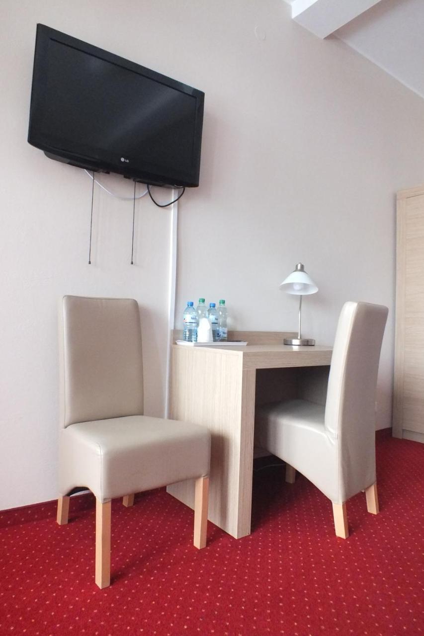 Motel Subaru Варшава Экстерьер фото